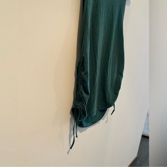 💚 GapFit Breathe Cinched Tank Top – Deep Green – Size Small – Like New! - Picture 2 of 2